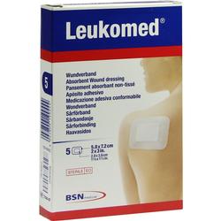 Eine Packung Leukomed Wundverband mit Bild eines Verbandes auf einer Schulter.